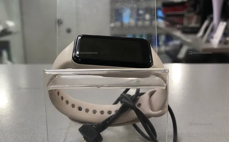 Часы  xiaomi band 7