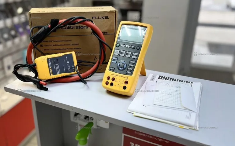 Калибратор многофункциональный Fluke 725