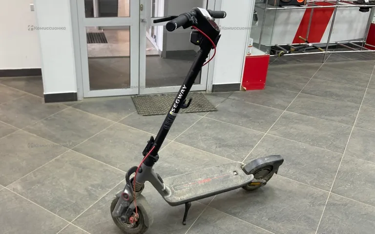 Электросамокат Segway Ninebot Kickscooter F3