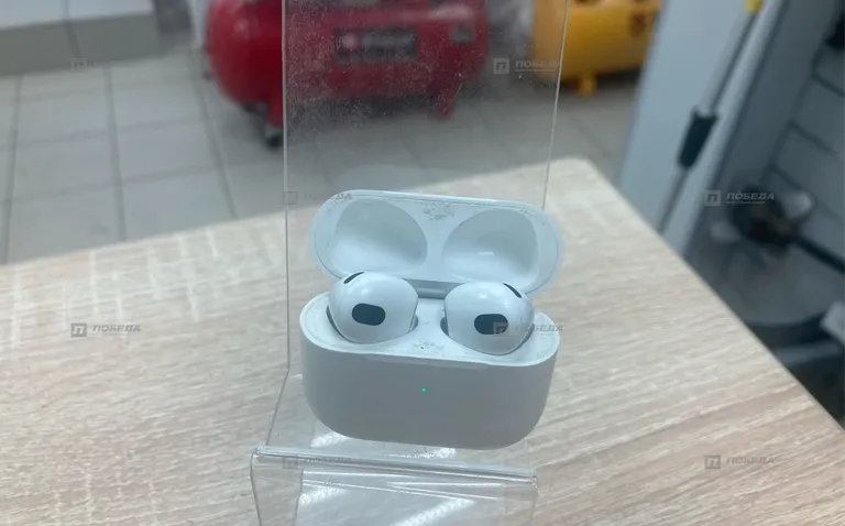 Наушники Apple AirPods