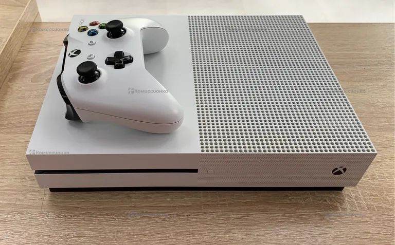 Приставка Xbox One S 1Tb