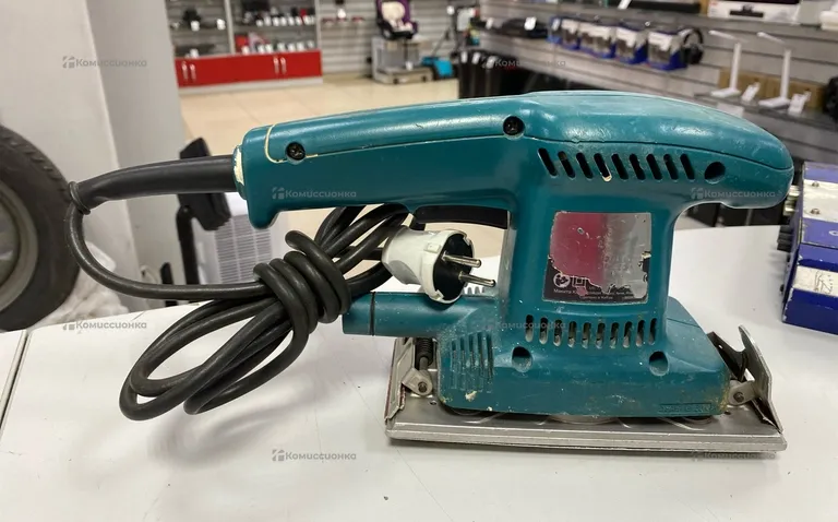 ленточная шлифмашина Makita BO3700