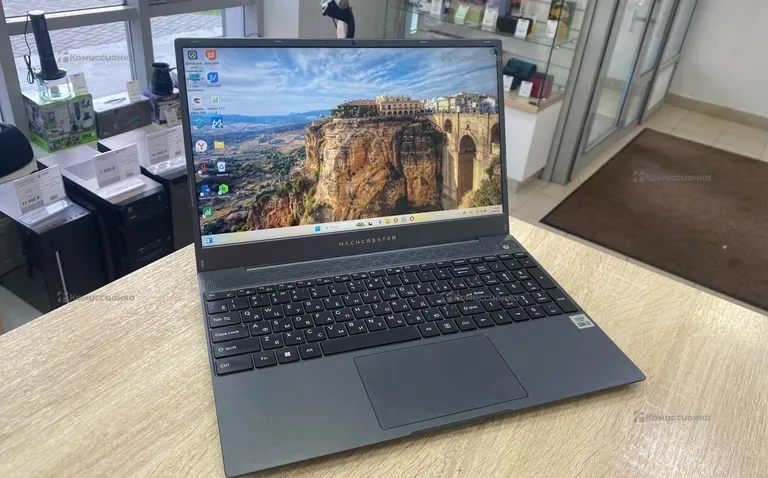Ноутбук  machcreator one i3