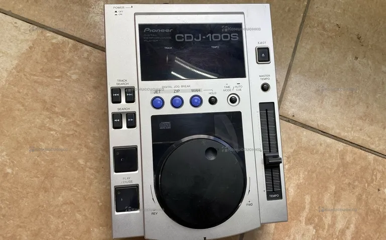 Цифровой приоигриватель Pioneer CDJ-100s