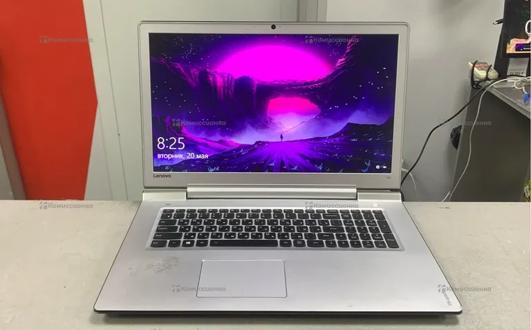 Ноутбук  Lenovo ideapad-700 17.3