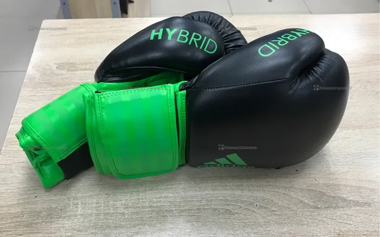 Перчатки боксерские Adidas Hybrid 100