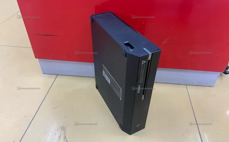 Приставка Xbox One 500GB.