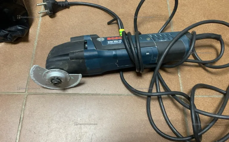Многофункциональная шлифмашина Bosch GOP 250 CE