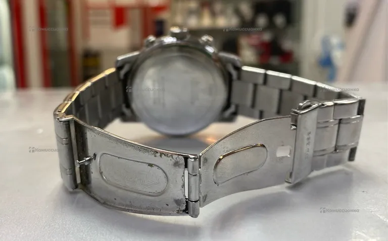 Часы  Guess