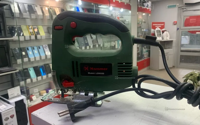 электролобзик Hammer LZK600