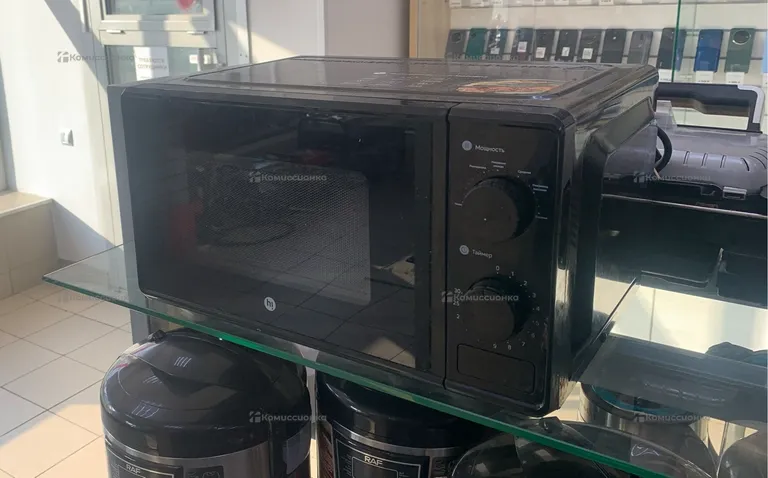 Микроволновая печь  Hi M020B03