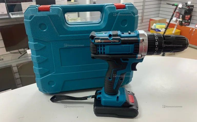 Шуруповерт Makita реп. с набором