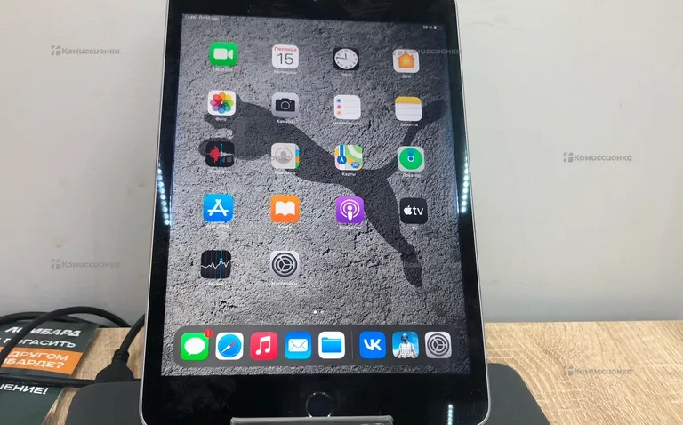 Планшет Apple Apple iPad mini 4 128Gb