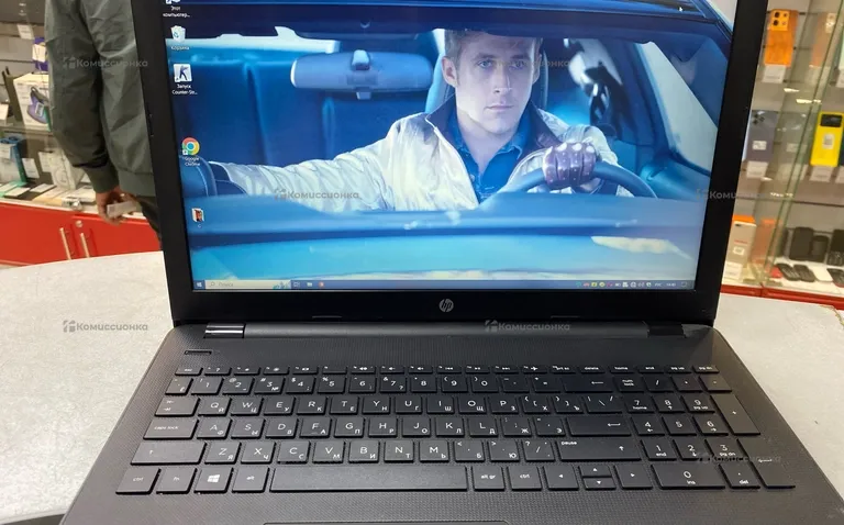 Ноутбук  HP 15-bw687ur