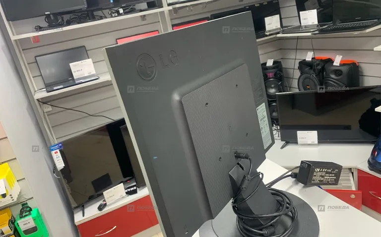 LG Flatron L1750U