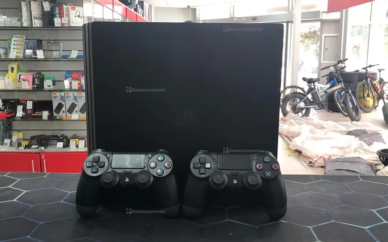 Приставка PS4. pro 1tb