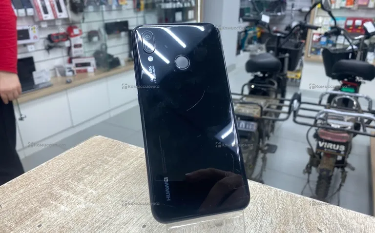 Huawei P20 lite 4/64 Гб