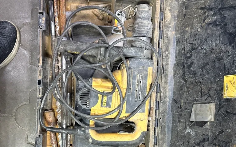 отбойный молоток Dewalt d25900 qs