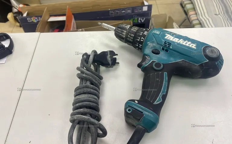 дрель шуруповерт makita df0300