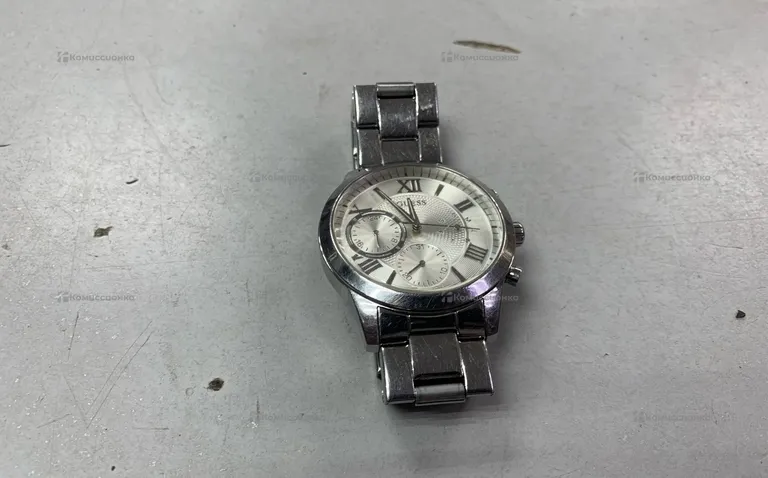 Часы  Guess WJ070