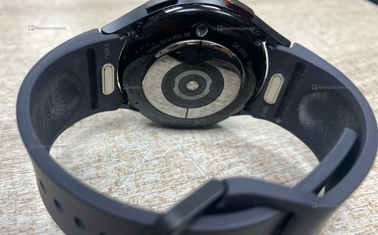 Часы  Samsung Galaxy Watch 6