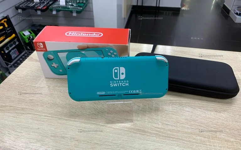Приставка Nintendo Switch Lite .