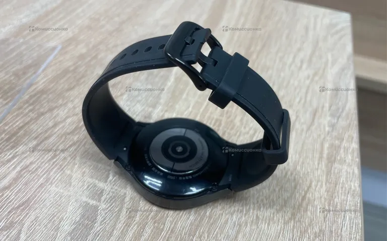 Часы Samsung Galaxy Watch 4