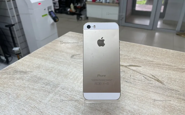Apple iPhone 5S 16 ГБ