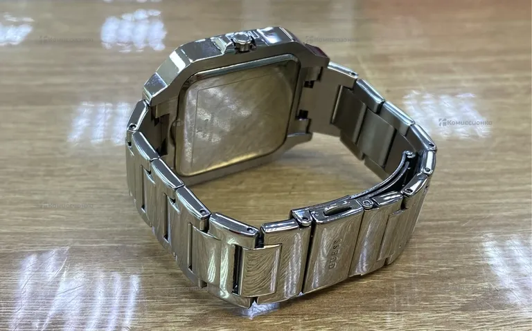 Часы  Guess