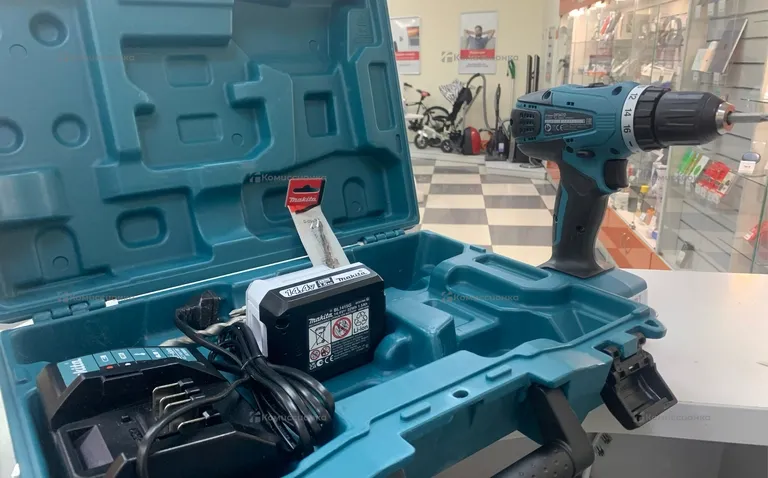 дрель шуруповерт Makita DF347D