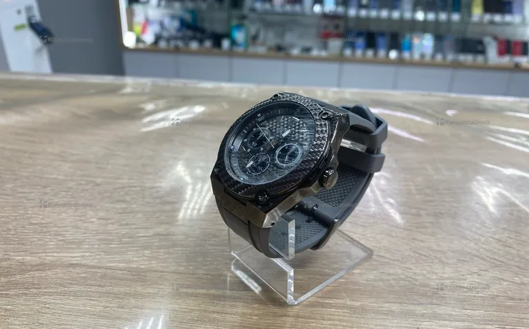 Часы guess w1048g1