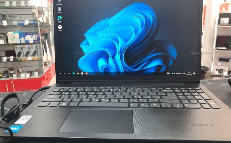 Ноутбук Lenovo V15 G2
