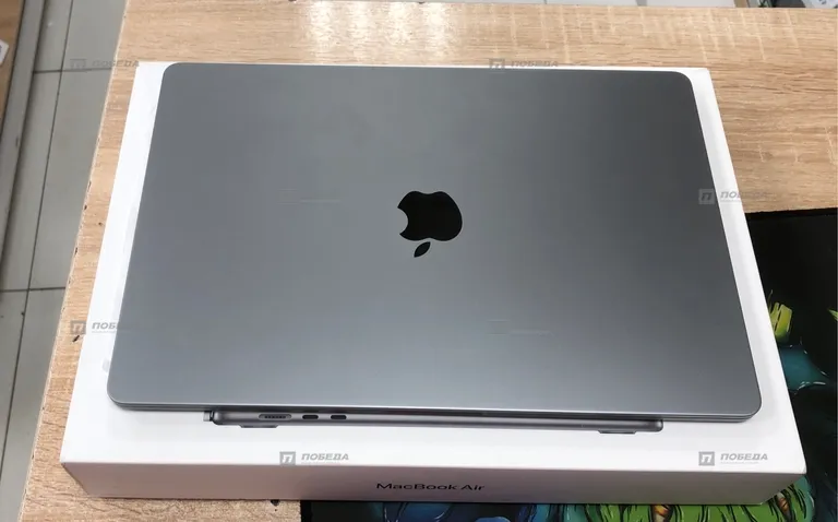 MacBook Air M3 15