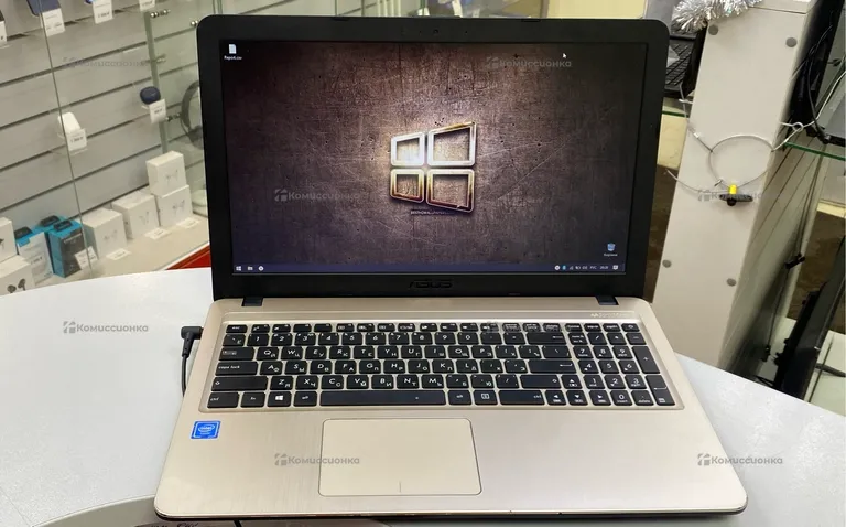 Ноутбук Asus