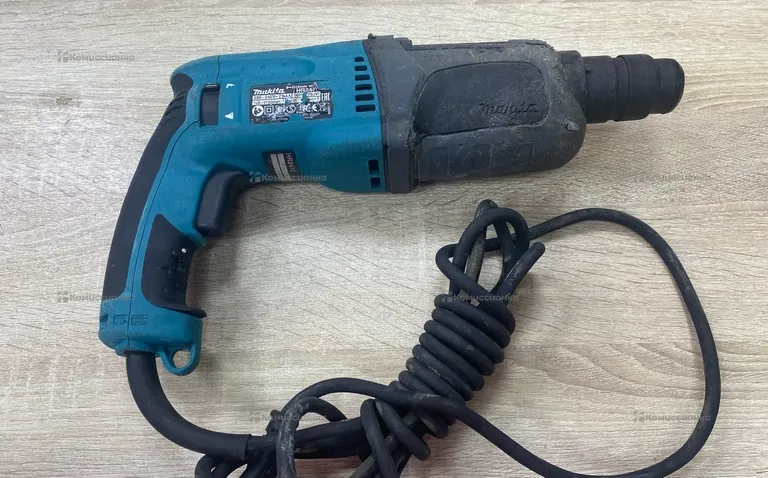 Перфоратор Makita HR 2470
