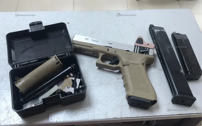 Страйкбольный пистолет Tactical W2019 на газу