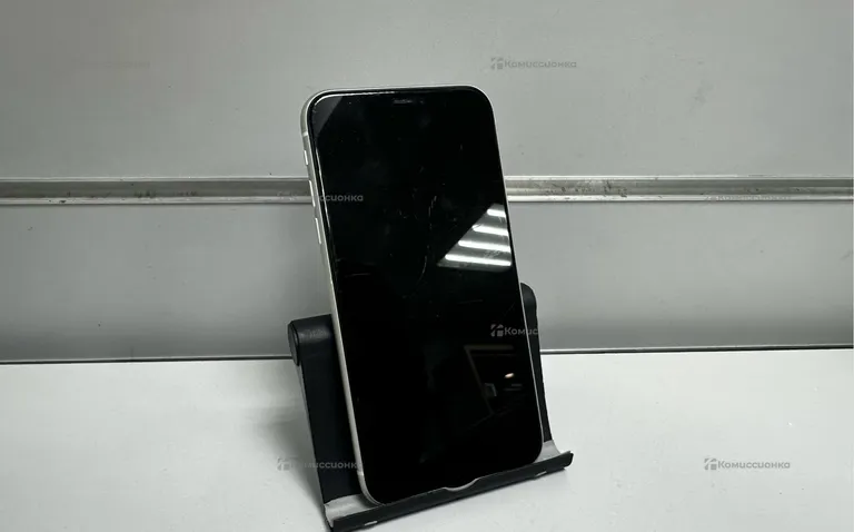 Apple iPhone 11 64 ГБ