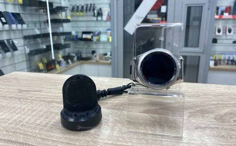 Часы  Samsung gear s3
