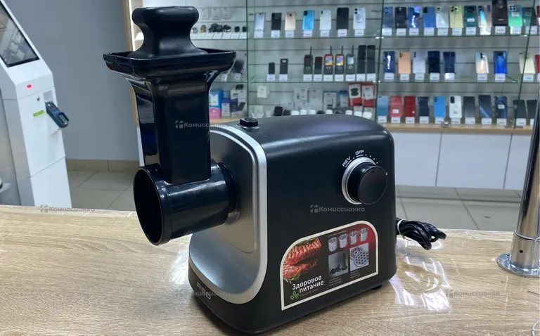 Мясорубка RED SOLUTION RGM-1213-6