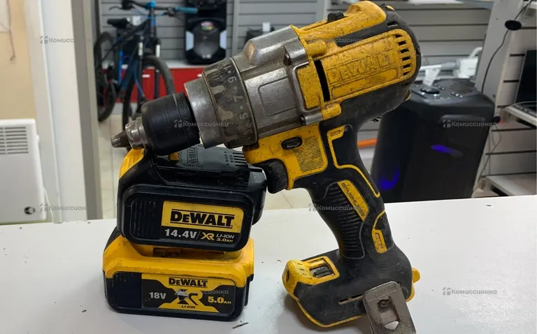 Дрель шуроповерт Dewalt
