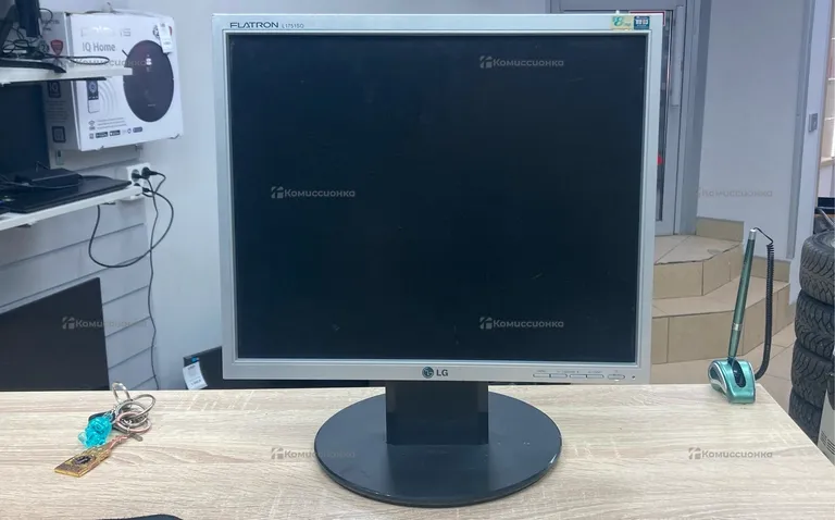 Монитор LG L1751SQ