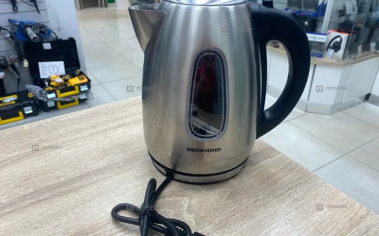 Чайник электрический Redmond RK-M183