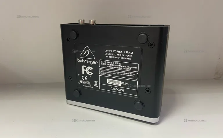 Звуковая карта Behringer UM 2