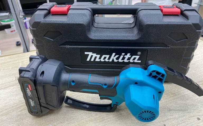 Сучкорез Makita.