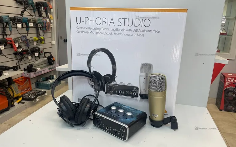 Комплект для звукозаписи Behringer U-Phoria Studi