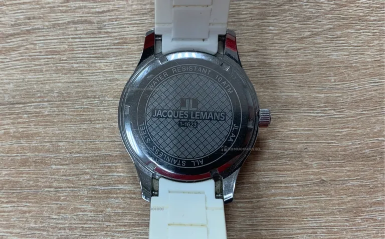 Часы  jacques lemans 1-1623