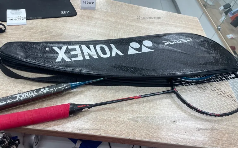 Ракетка для бадминтона yonex