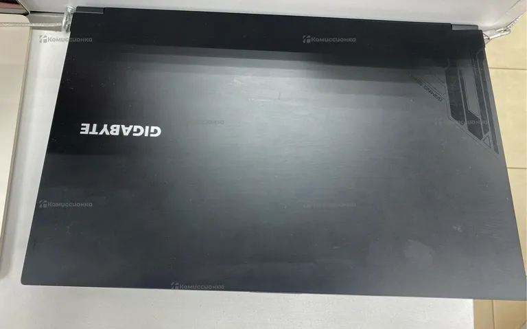 Ноутбук Gigabyte