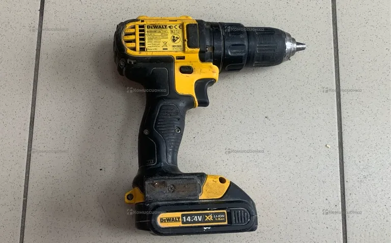 Дрель-шуруповерт dewalt DCD730C2
