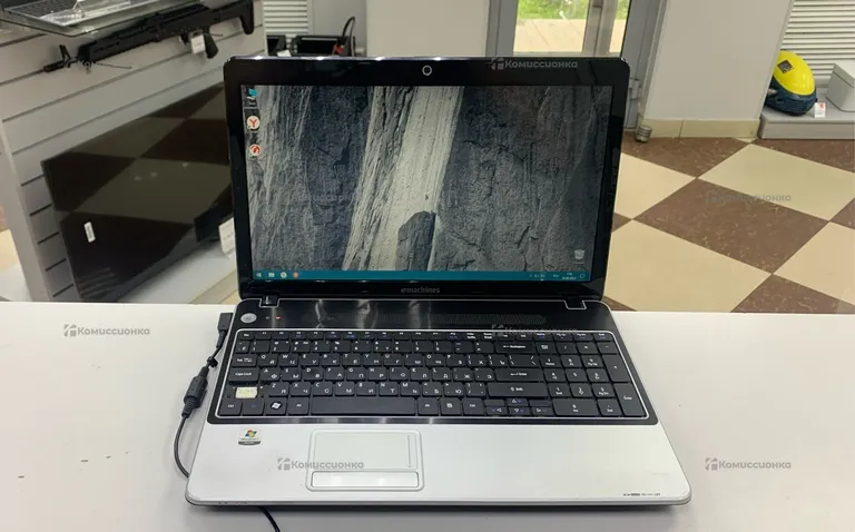 Ноутбук emachines e640